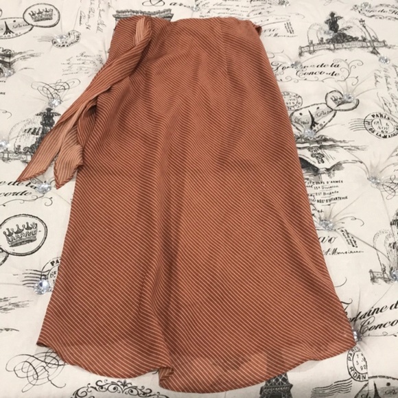 J.O.A. Striped High/Low Midi Skirt - Picture 7 of 10